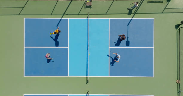Desarrollo de pickleball en clubes y ciudades